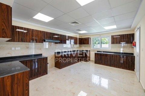 Зняти в оренду віллу в Meadows, Дубай, ОАЕ 4 спальні, 385м2, № 652983 - фото 11