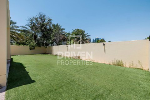 Зняти в оренду віллу в Meadows, Дубай, ОАЕ 4 спальні, 385м2, № 652983 - фото 21