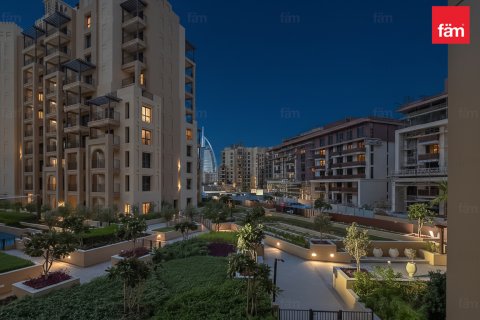 Apartment til salg i Umm Suqeim, Dubai, UAE 2 soveværelser, 106.2 kvm № 668847 - foto 17