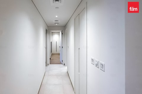 Apartment til salg i Umm Suqeim, Dubai, UAE 2 soveværelser, 106.2 kvm № 668847 - foto 14