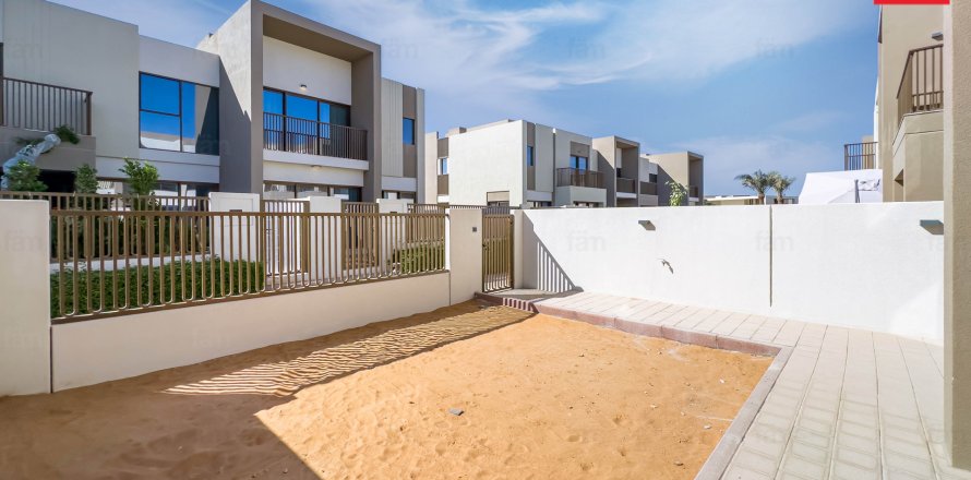 Maison de ville à Dubai, EAU: 3 chambres, 161 m2 № 668846