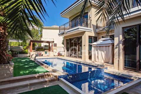 Vila v Jumeirah Golf Estates, Dubai, SAE 5 ložnice, 557 m² Č.: 721947 - fotografie 21