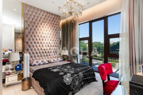 Vila v Jumeirah Golf Estates, Dubai, SAE 5 ložnice, 557 m² Č.: 721947 - fotografie 18