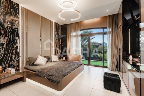 Vila v Jumeirah Golf Estates, Dubai, SAE 5 ložnice, 557 m² Č.: 721947 - fotografie 25