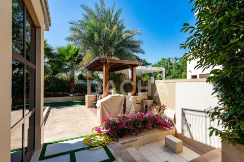 Vila v Jumeirah Golf Estates, Dubai, SAE 5 ložnice, 557 m² Č.: 721947 - fotografie 29