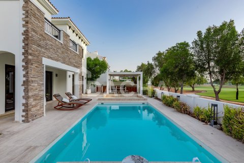 Vila v Jumeirah Golf Estates, Dubai, SAE 4 ložnice, 445 m² Č.: 721941 - fotografie 28