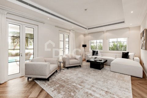 Vila v Jumeirah Golf Estates, Dubai, SAE 4 ložnice, 445 m² Č.: 721941 - fotografie 12