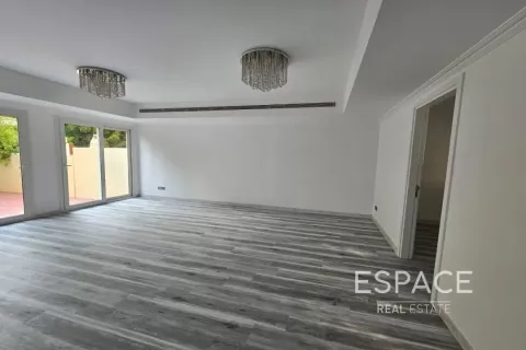 Üürile anda villa asukohaga The Springs, Dubai, AÜE: 3 magamistoaga, 228 m² Nr 662551 - pilt 2