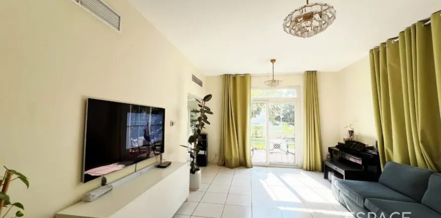 Villa em The Springs, Dubai, EAU 3 quartos, 270 m2 № 662553