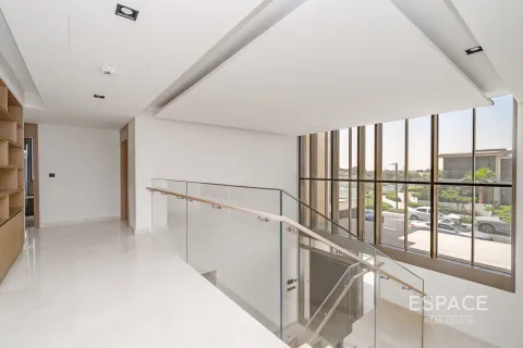 Villa te koop in Dubai, VAE 5 slaapkamers, 533 vr.m., nr 662550 - foto 10