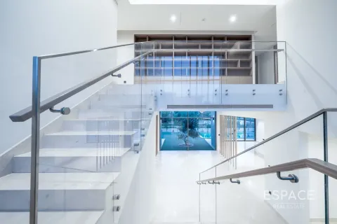 Villa te koop in Dubai, VAE 5 slaapkamers, 533 vr.m., nr 662550 - foto 18