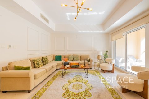 Villa til salg i Jumeirah Village Circle, Dubai, UAE 3 soveværelser, 446 kvm № 661070 - foto 2