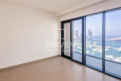 Lägenhet uthyres i Mina Rashid, Dubai, UAE 3 sovrum, 153.38 kvm Nr. 768446 - fotografi 2