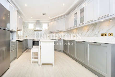 Villa til leje i Palm Jumeirah, Dubai, UAE 4 soveværelser, 684.50930400 kvm № 679692 - foto 13