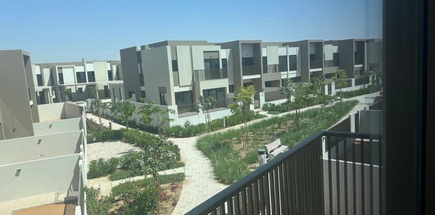 Vila di Dubai, UEA 4 kamar tidur, 241.7 m2 nomor 668663