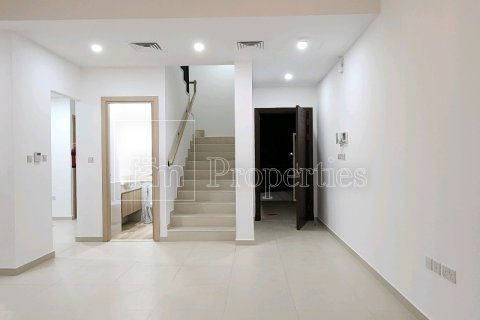 Villa in Dubai, UAE 3 bedrooms, 179 sq.m. № 668665 - photo 4