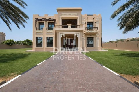Вілла в Al Khawaneej, Дубай, ОАЕ 5 спалень, 557.42м2 № 746598