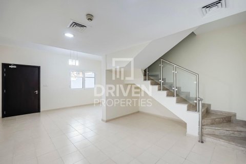 Kamienica na sprzedaż w Jumeirah Village Circle, Dubai, ZEA 4 sypialnie, 219 mkw., nr 653549 - zdjęcie 1