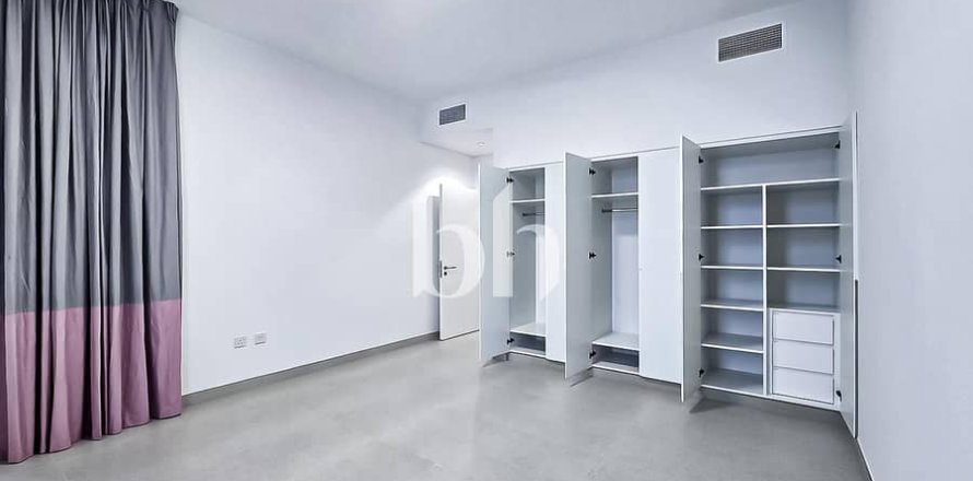 Casa urbana em Tilal City, Sharjah, EAU 3 quartos, 232 m2 № 642788
