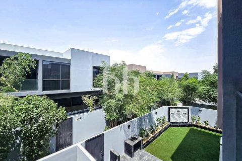 Casa urbana para venda em Tilal City, Sharjah, EAU 3 quartos, 232 m2 № 642788 - foto 2