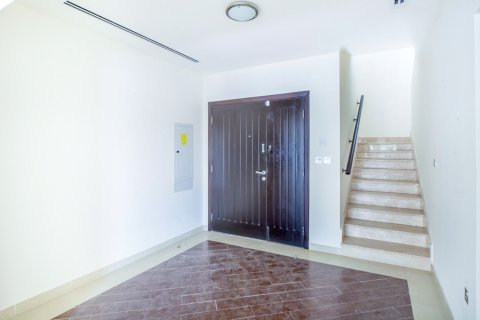 Townhouse in Jumeirah Village Triangle, Dubai, UAE 2 bedrooms, 239.97 sq.m. № 749010 - photo 3