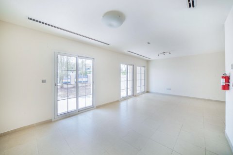 Townhouse in Jumeirah Village Triangle, Dubai, UAE 2 bedrooms, 239.97 sq.m. № 749010 - photo 1