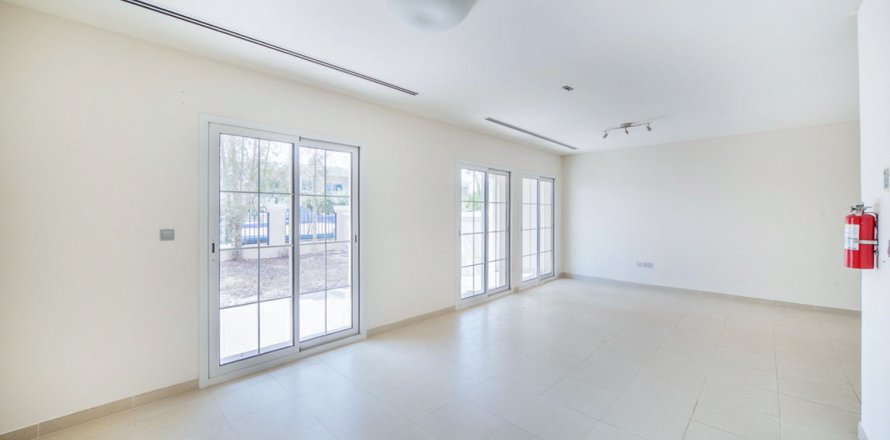 Townhouse in Jumeirah Village Triangle, Dubai, UAE 2 bedrooms, 239.97 sq.m. № 749010
