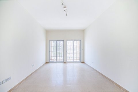 Townhouse in Jumeirah Village Triangle, Dubai, UAE 2 bedrooms, 239.97 sq.m. № 749010 - photo 6