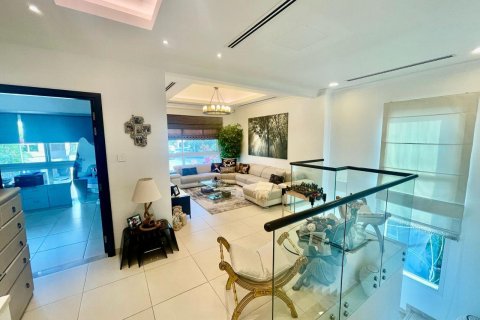 Villa Al Barsha, Dubaijā, AAE 4 istabas, 479.66 m2 Nr. 749011 - attēls 3