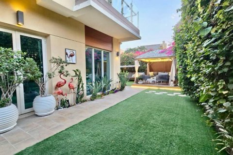 Villa Al Barsha, Dubaijā, AAE 4 istabas, 479.66 m2 Nr. 749011 - attēls 6