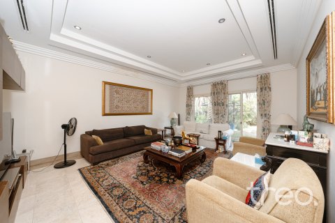 Meadows, Dubai, UAE의 판매용 빌라 침실 5개, 489.13제곱미터 번호 741008 - 사진 5