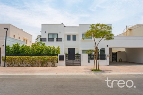 Vila u gradu Meadows, Dubai, UAE 5 spavaće sobe, 464.52 m2 Br. 741011 - Slika 29