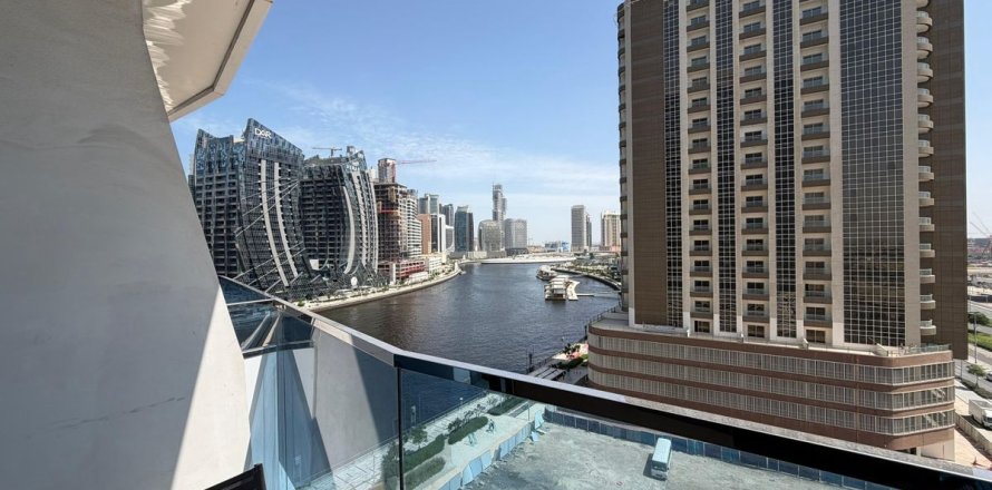 Huoneisto Business Bay, Dubai, Arabiemiraatit 38.8 m2 № 766344
