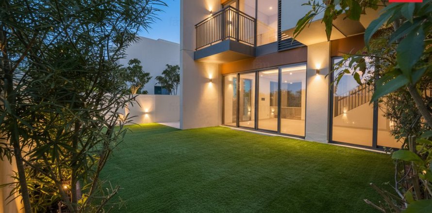 טאונהאוס ב Dubai, איחוד האמירויות 3 חדרי שינה, 252 מ"ר מספר 669896