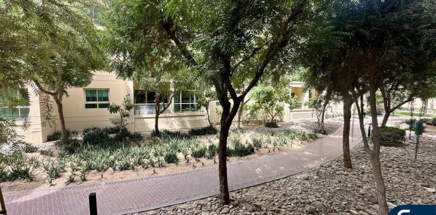 Квартира в Greens, Дубай, ОАЕ 1 спальня, 70м2 № 697938