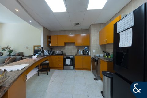 Apartemen di Dubai Investment Park, UEA 1 kamar tidur, 91 m2 nomor 697924 - foto 2