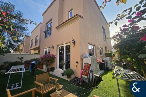 Adosado en Dubai Land, Dubai, EAU 4 dormitorios, 230 m² № 697937