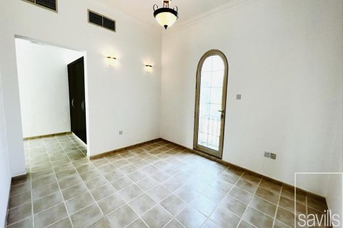 Villa en alquiler en Jumeirah Islands, Dubai, EAU 4 dormitorios, 955.97 m2 № 747474 - foto 10