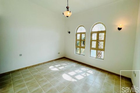 Villa en alquiler en Jumeirah Islands, Dubai, EAU 4 dormitorios, 955.97 m2 № 747474 - foto 11