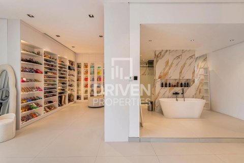 Vila di Jumeirah Park, Dubai, UEA 6 kamar tidur, 750 m2 nomor 653694 - foto 9
