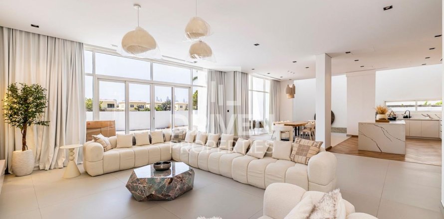 Vila di Jumeirah Park, Dubai, UEA 6 kamar tidur, 750 m2 nomor 653694