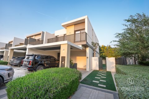 Villa itt: Dubai, EAE, 4 hálószoba, 140.4 m², azonosító: 670037 - fénykép 1