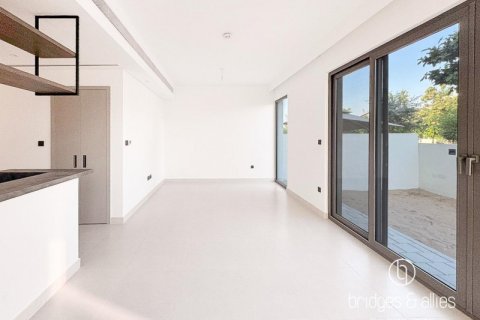 Villa zur Miete in Dubai, VAE 4 Schlafzimmer, 216.9 m2 Nr. 670032 - Foto 2