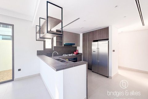 Villa zur Miete in Dubai, VAE 4 Schlafzimmer, 216.9 m2 Nr. 670032 - Foto 4