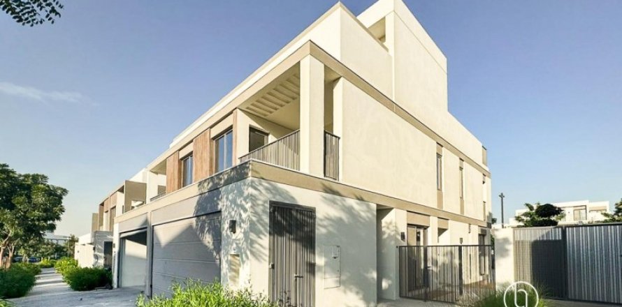 Villa in Dubai, VAE: 4 Schlafzimmer, 216.9 m2 Nr. 670032