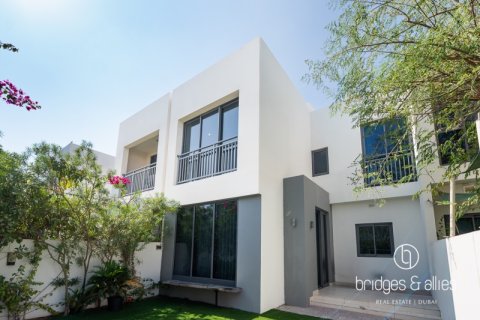 Villa te huur in Dubai Hills Estate, Dubai, VAE 3 slaapkamers, 202.6 vr.m., nr 670034 - foto 22