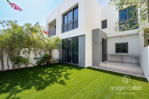 Villa te huur in Dubai Hills Estate, Dubai, VAE 3 slaapkamers, 202.6 vr.m., nr 670034 - foto 1