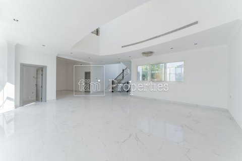 Vila u gradu Umm Suqeim, Dubai, UAE 5 spavaće sobe, 958.5 m2 Br. 659319 - Slika 3