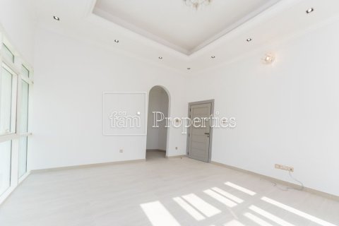Vila u gradu Umm Suqeim, Dubai, UAE 5 spavaće sobe, 958.5 m2 Br. 659319 - Slika 18
