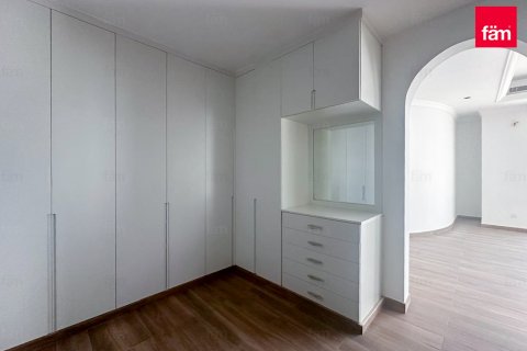 Villa sa Umm Suqeim, Dubai, UAE 5 silid-tulugan, 958.5 sq.m. № 659319 - larawan 9